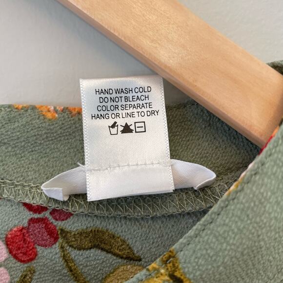 Urban Romantics Floral Boho Top Size M Ruffle Bell Sleeve - Picture 5 of 10